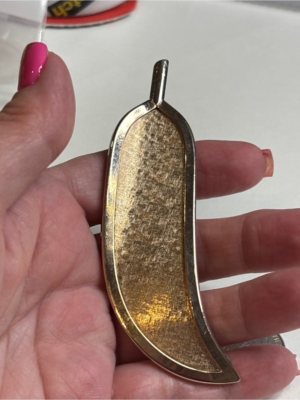 Vintage Bartek Modernist Gold Tone Curved Leaf Brooch Signed Mid Century